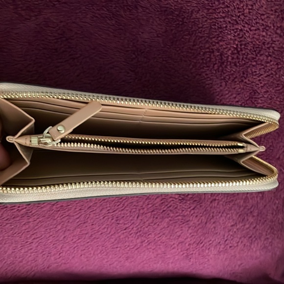 Glimmer Boxed Large Continental Wallet - Gold Glitter - kate spade - like new - Picture 4 of 6